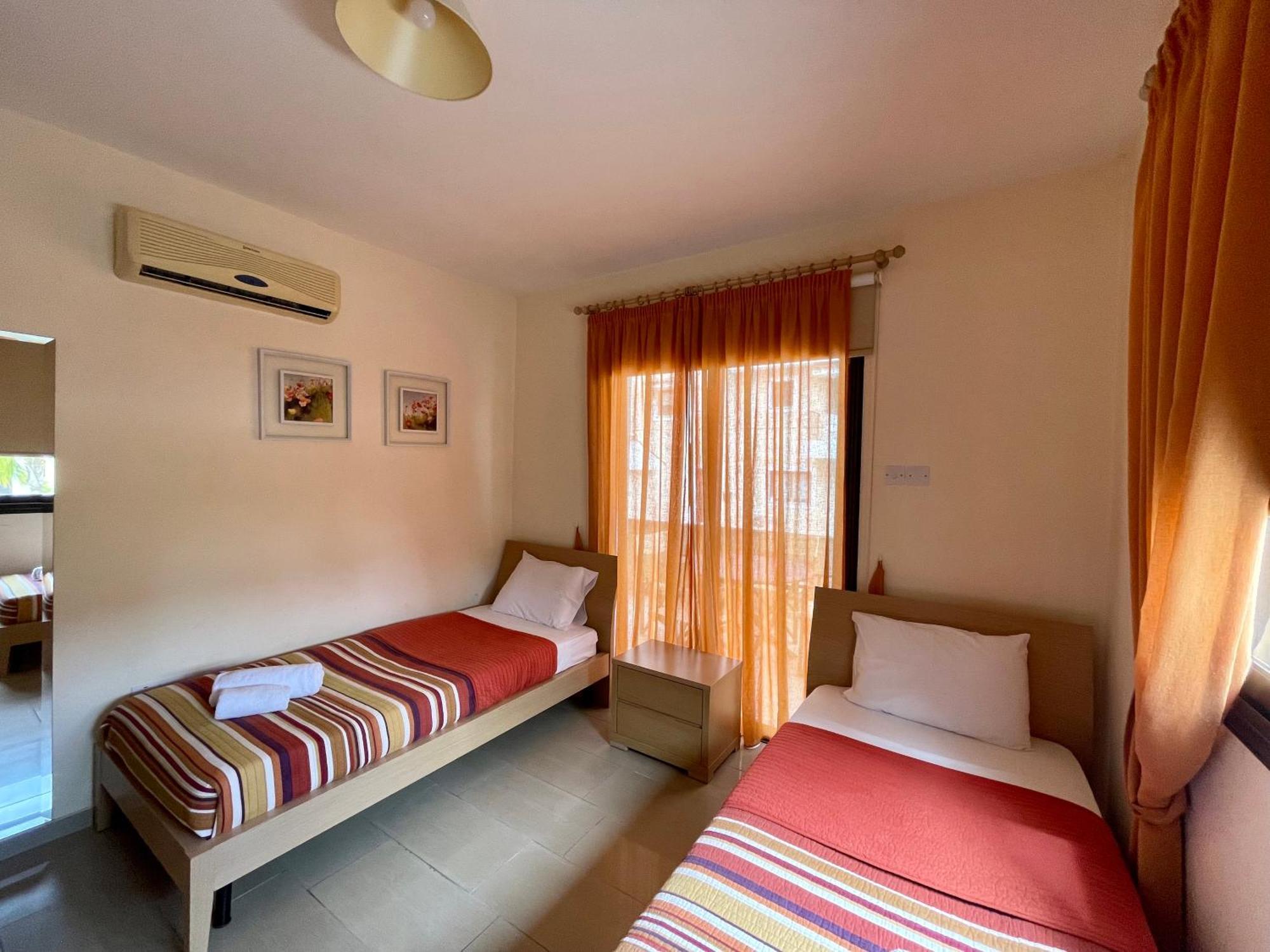 Kyklades Resort & Spa Paralímni Kültér fotó