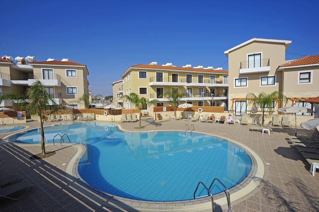 Kyklades Resort & Spa Paralímni Kültér fotó