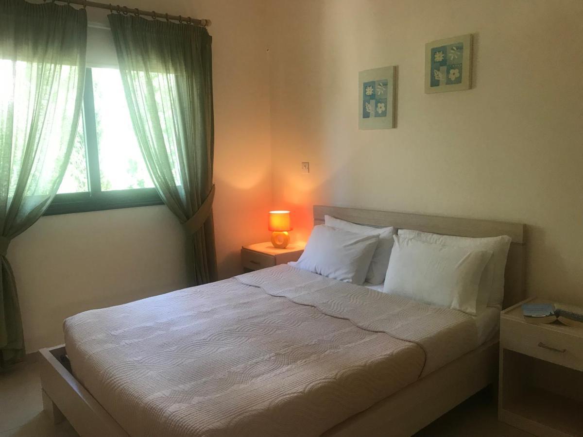 Kyklades Resort & Spa Paralímni Kültér fotó